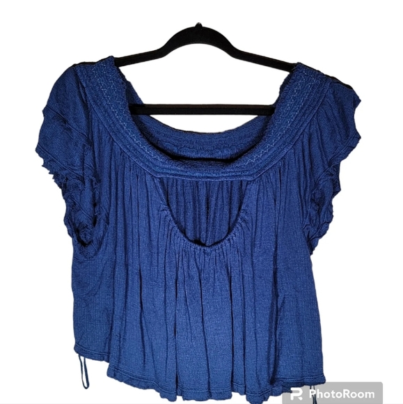 Free People Off Shoulder Raw Hem Keyhole Back Cropped Peasant Top Blue Size M - Picture 3 of 8